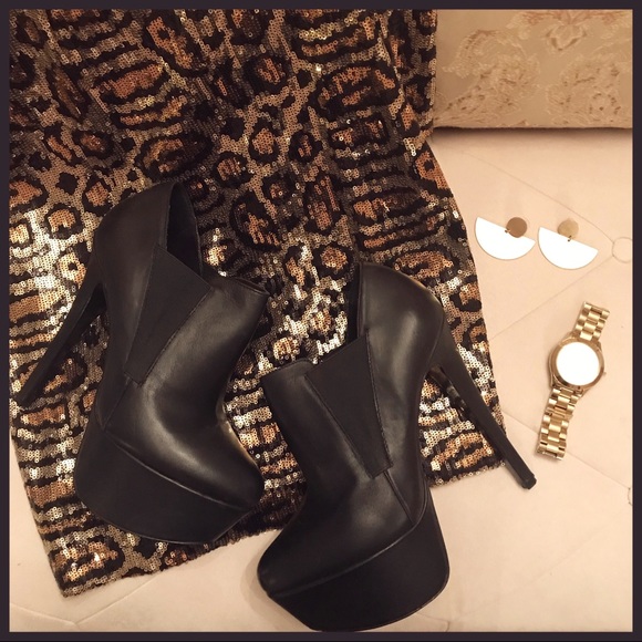 Steve Madden black platform booties in size 9 - Picture 1 of 6